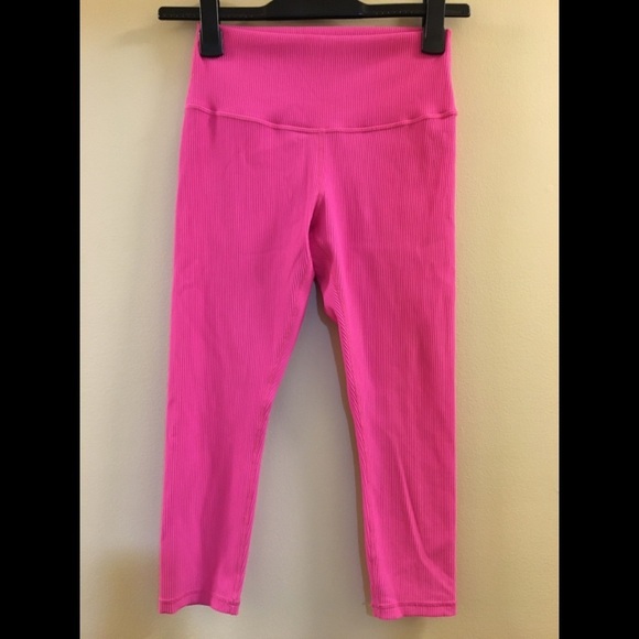 Zyia Ribbed Pink Cropped Leggings - Picture 1 of 9